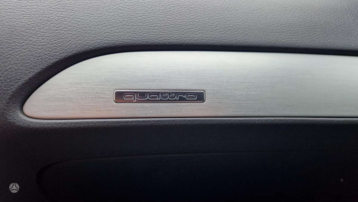 Audi A6 2011 — photo 10
