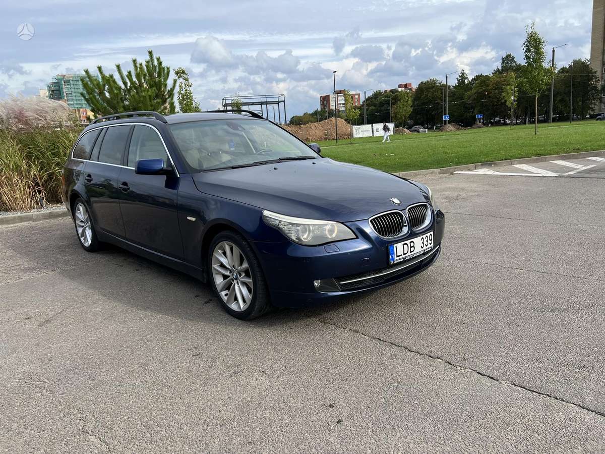 BMW 530 2007 — interior