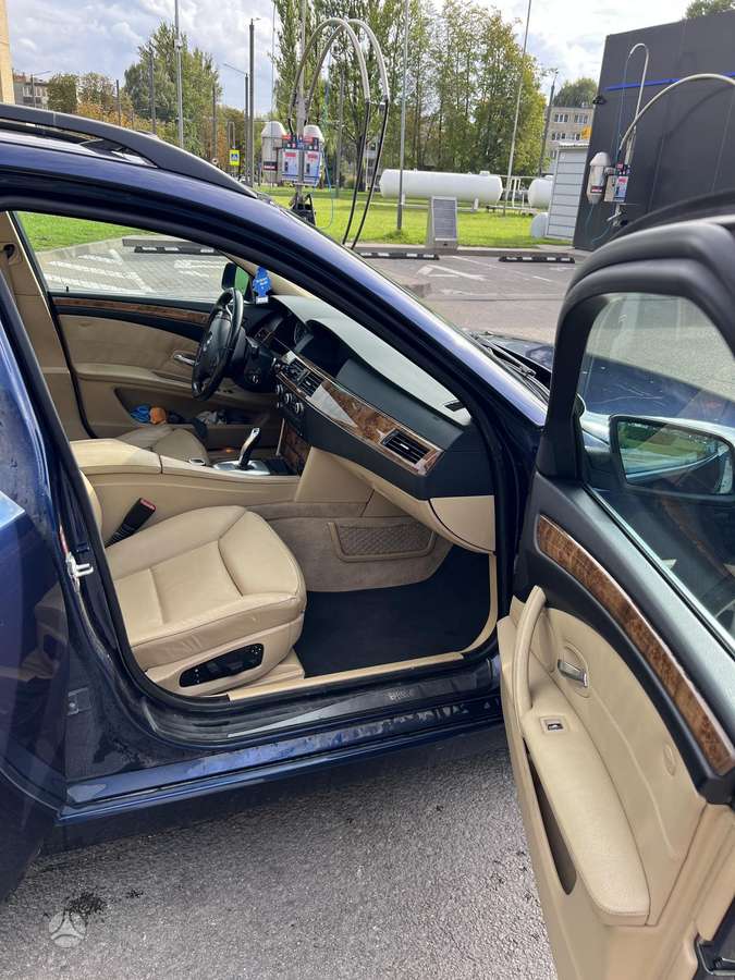 BMW 530 2007 — engine 2993 cm³, 235 HP (173kW)