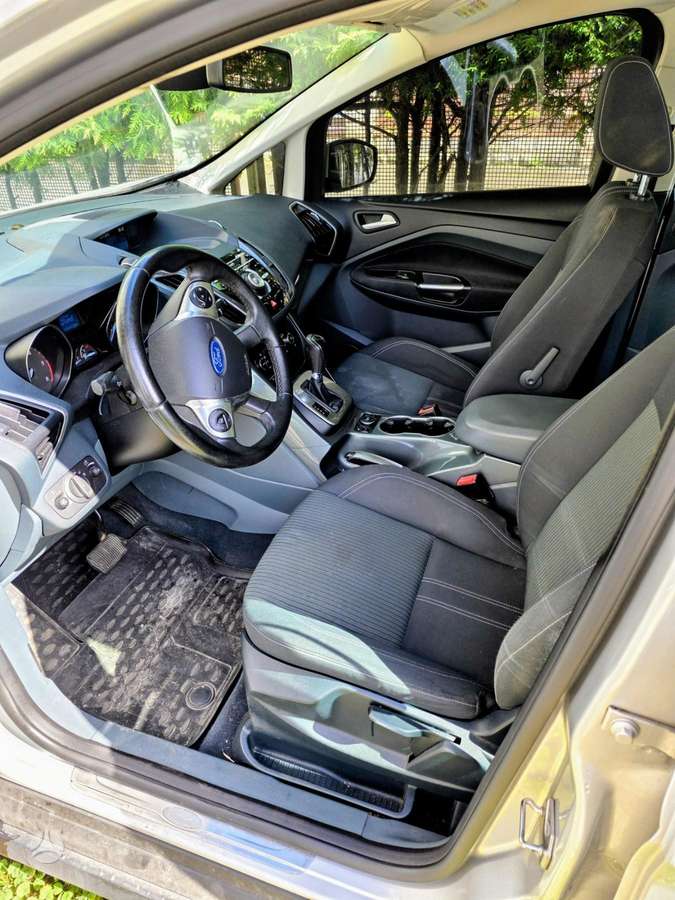 Ford C-MAX 2013 — rear view