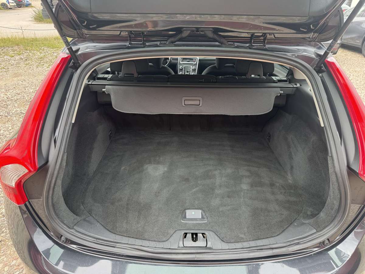 Volvo V60 2011 — photo 13