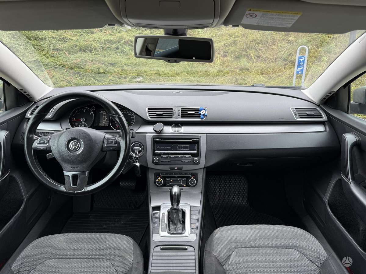 Volkswagen Passat 2012 — photo 10