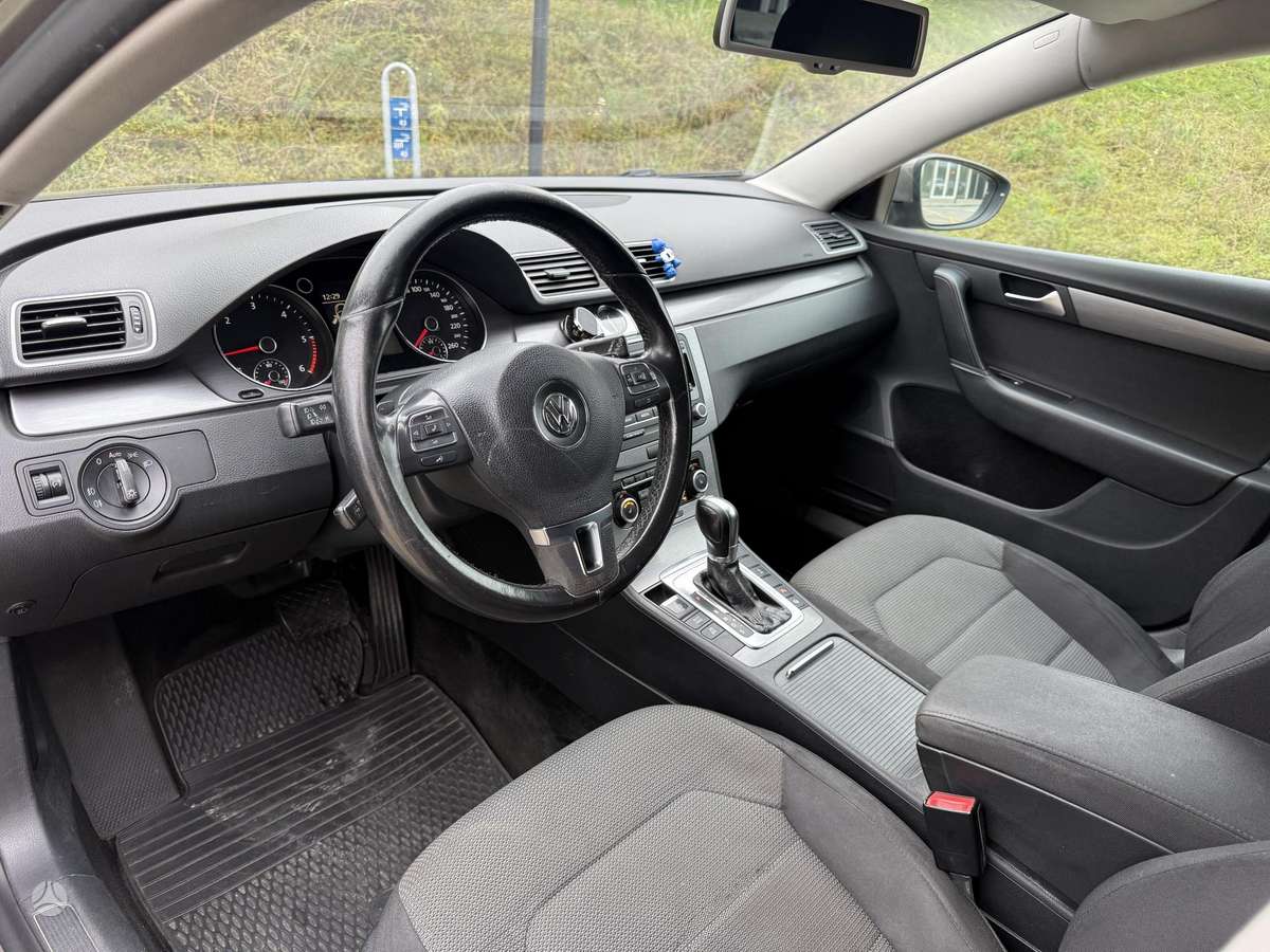 Volkswagen Passat 2012 — photo 6