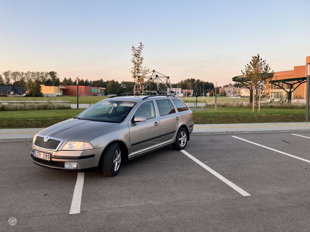 Skoda Octavia 2006 — салон