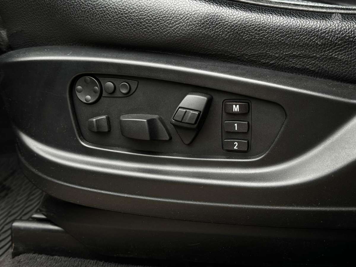BMW X5 2012 — photo 11