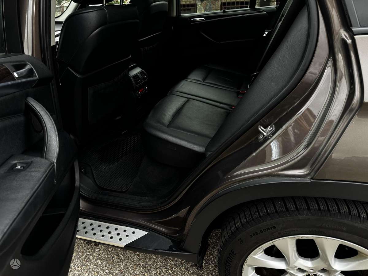 BMW X5 2012 — photo 13