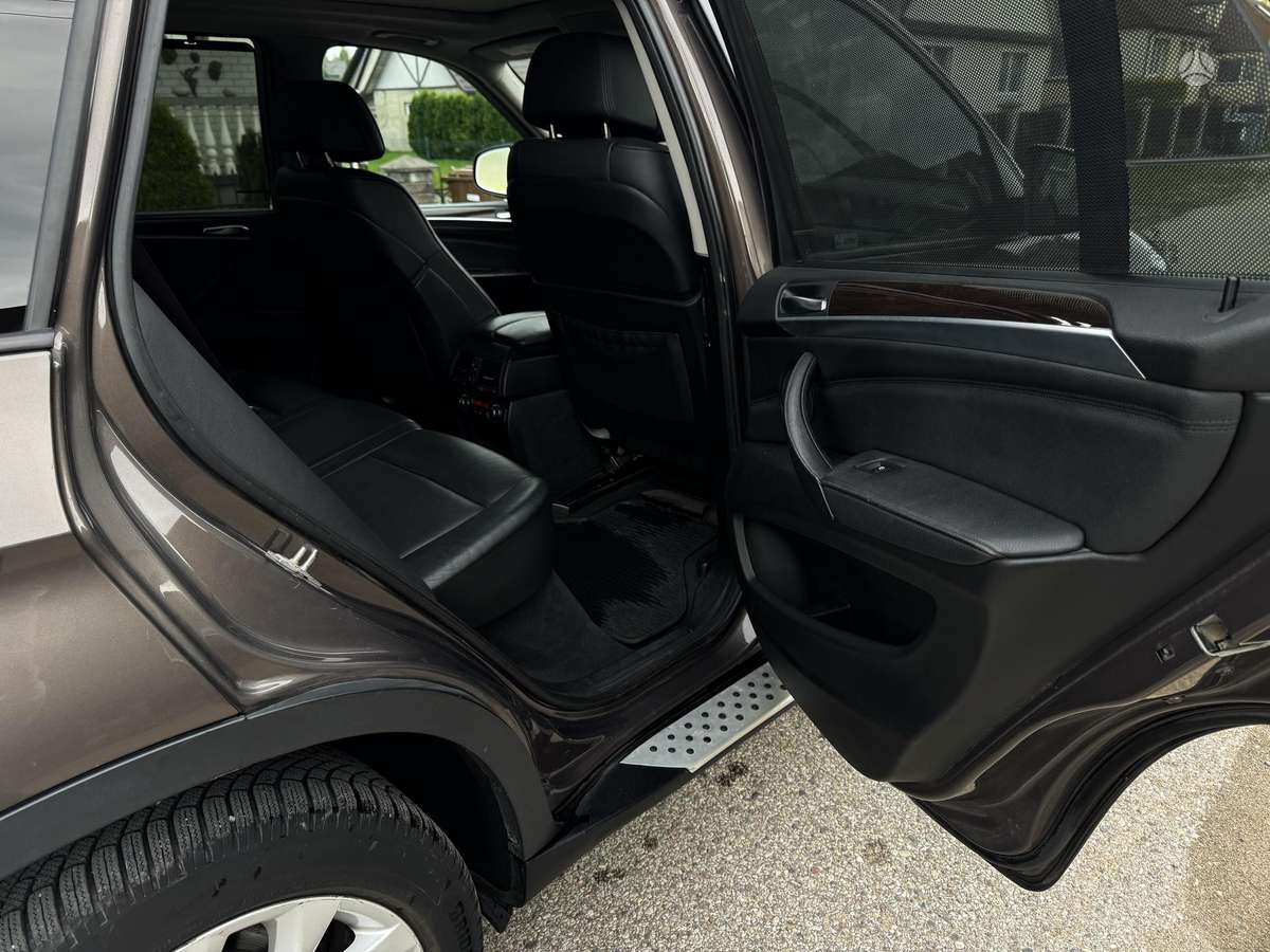 BMW X5 2012 — photo 15