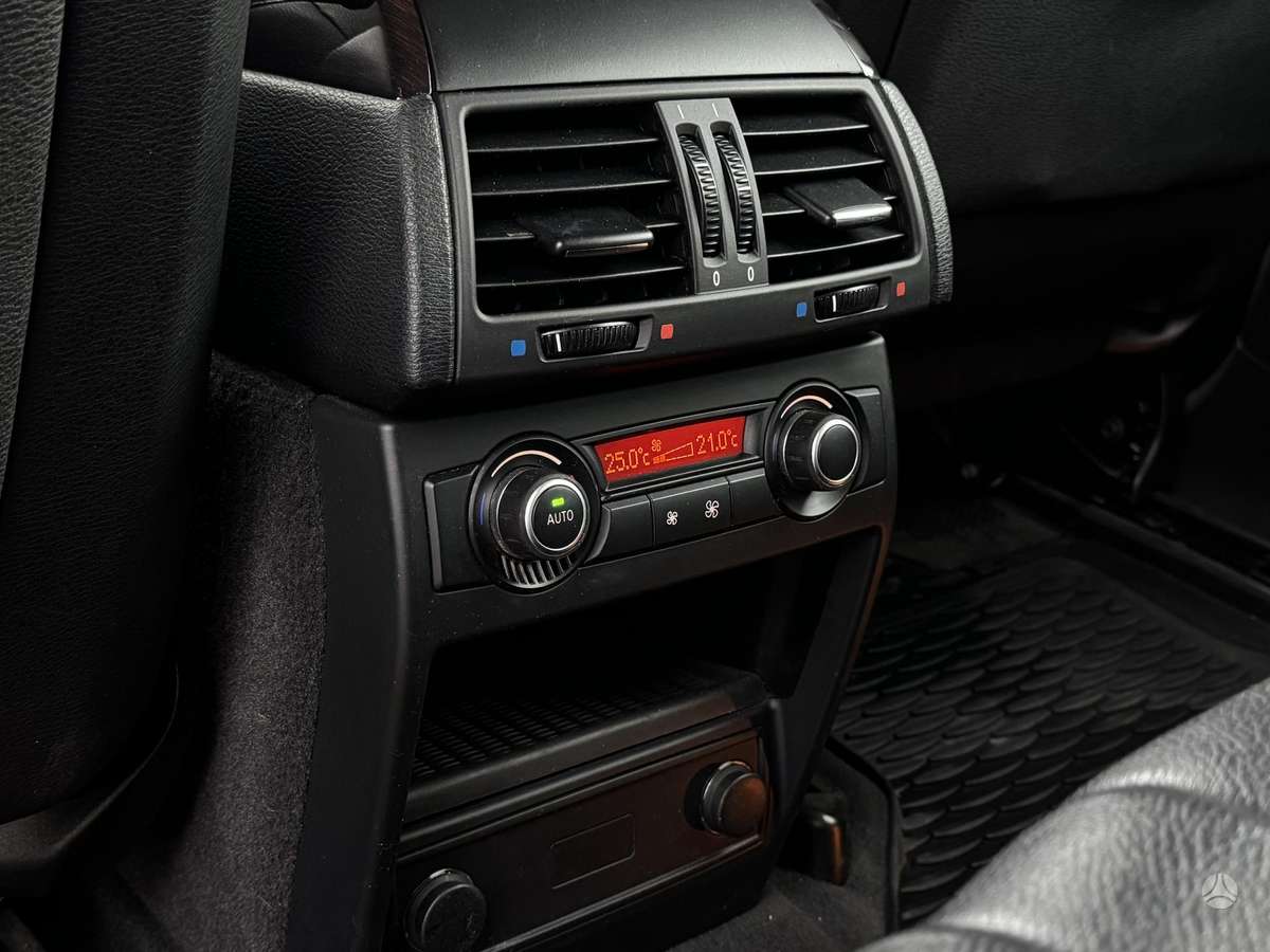 BMW X5 2012 — photo 16