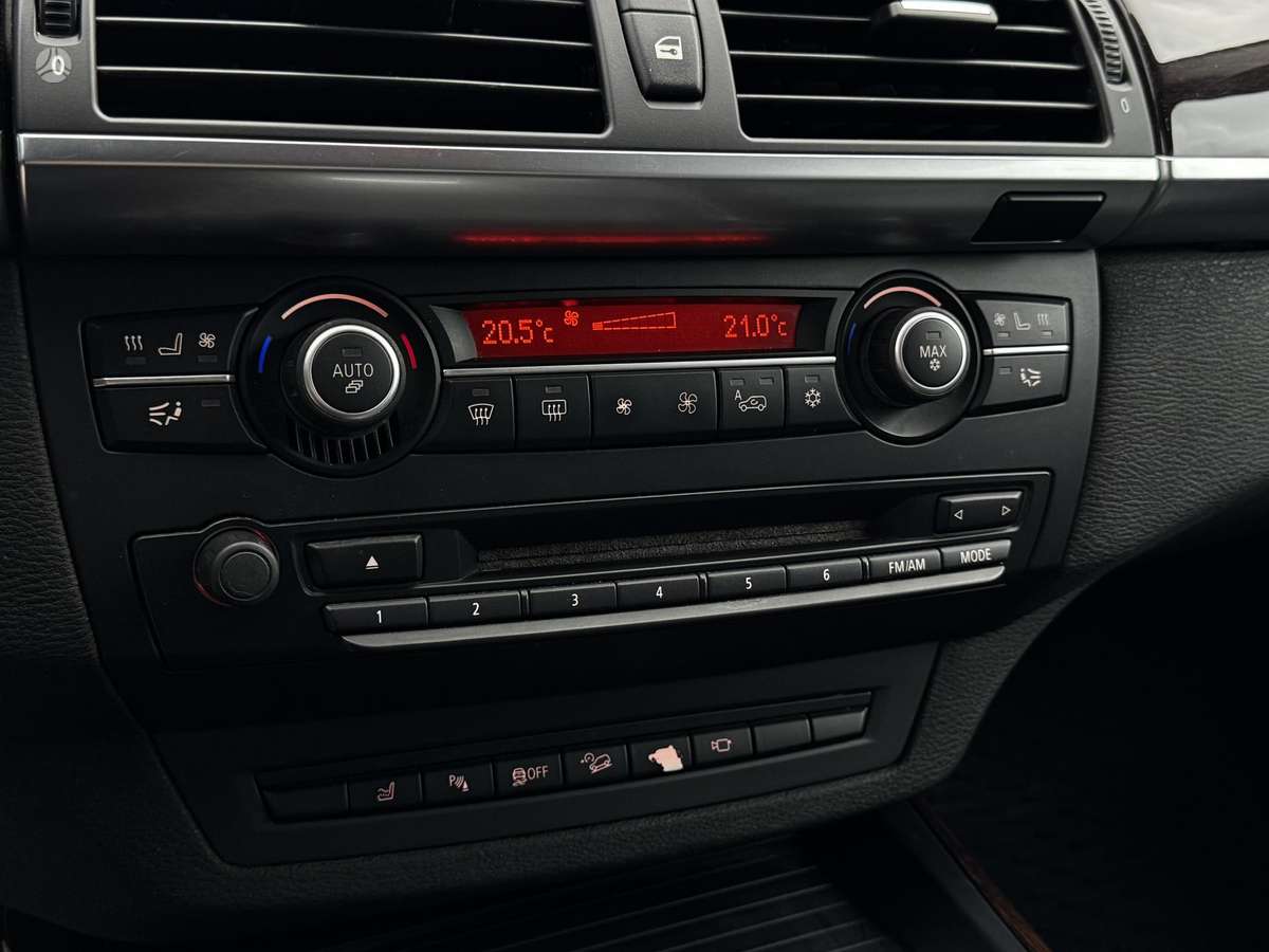 BMW X5 2012 — photo 20