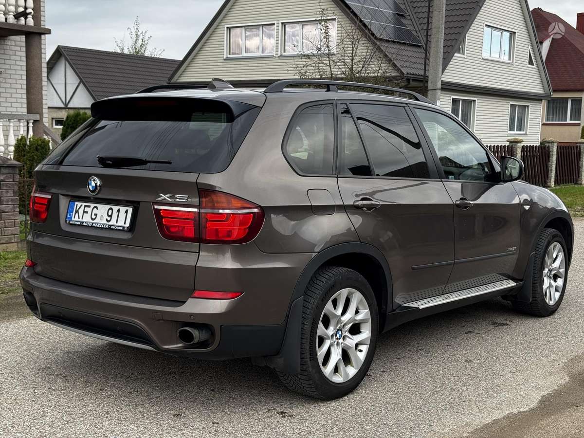 BMW X5 2012 — interior