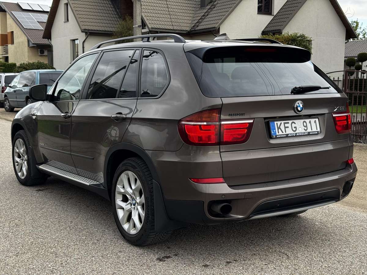 BMW X5 2012 — engine 2979 cm³, 306 HP (225kW)