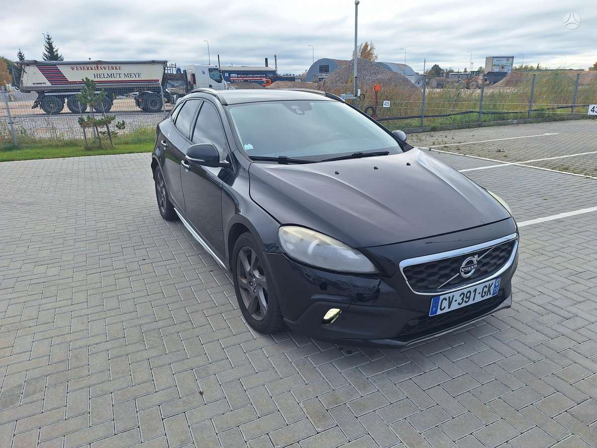 Volvo V40 2013 — двигун 1984 cm³, 150 HP (110kW)