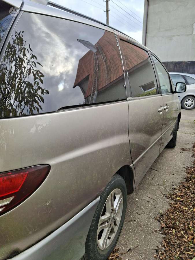 Toyota Previa 2004 — двигун 1995 cm³, 116 HP (85kW)