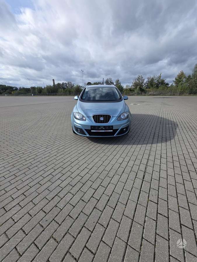 Seat Altea 2010 — салон