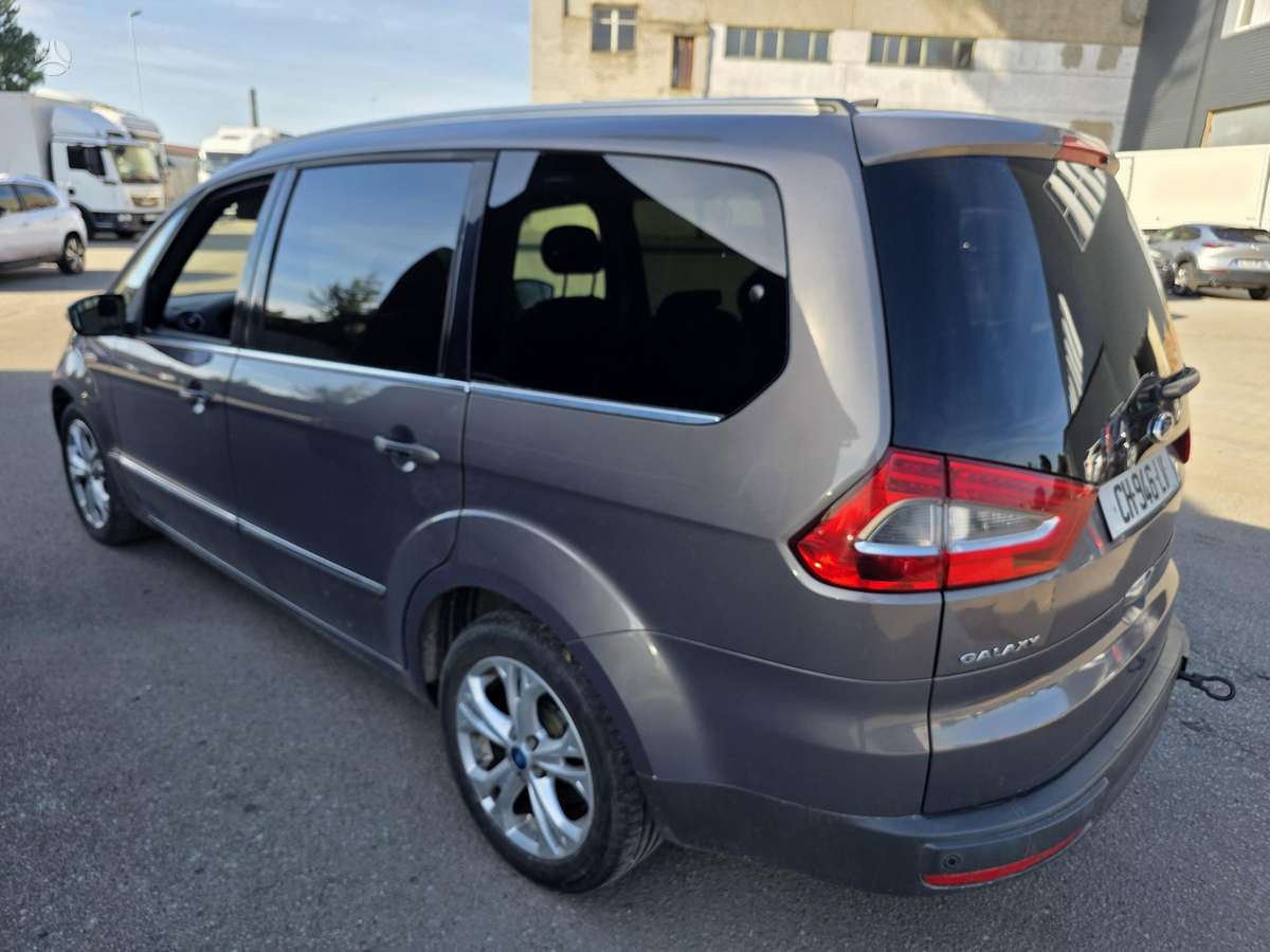 Ford Galaxy 2012 — photo 10