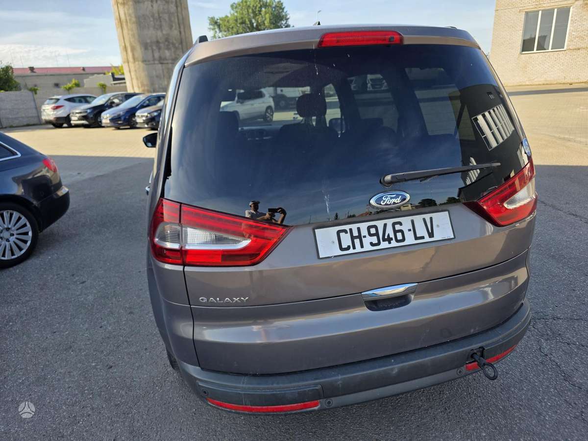 Ford Galaxy 2012 — photo 11