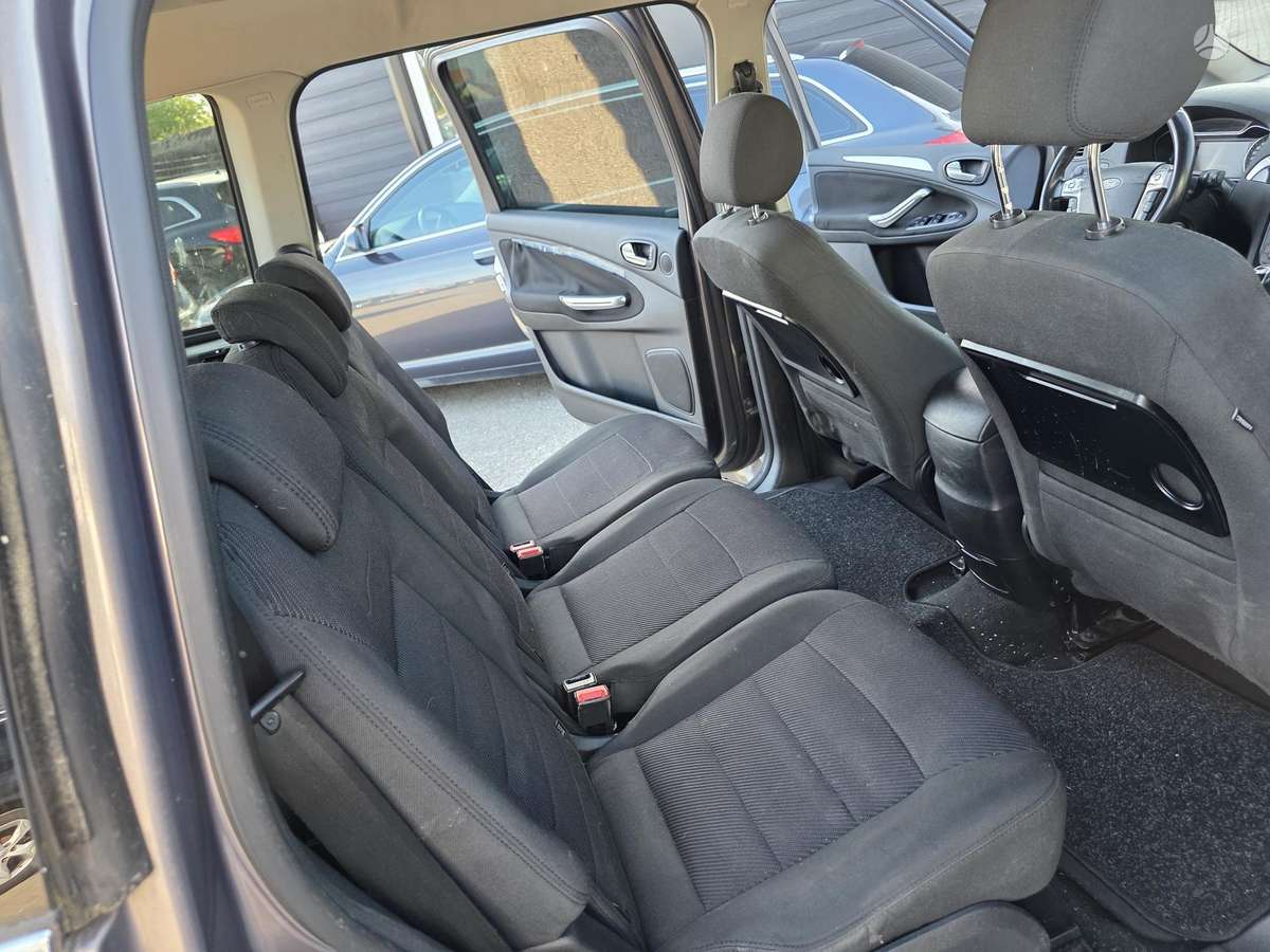Ford Galaxy 2012 — photo 15