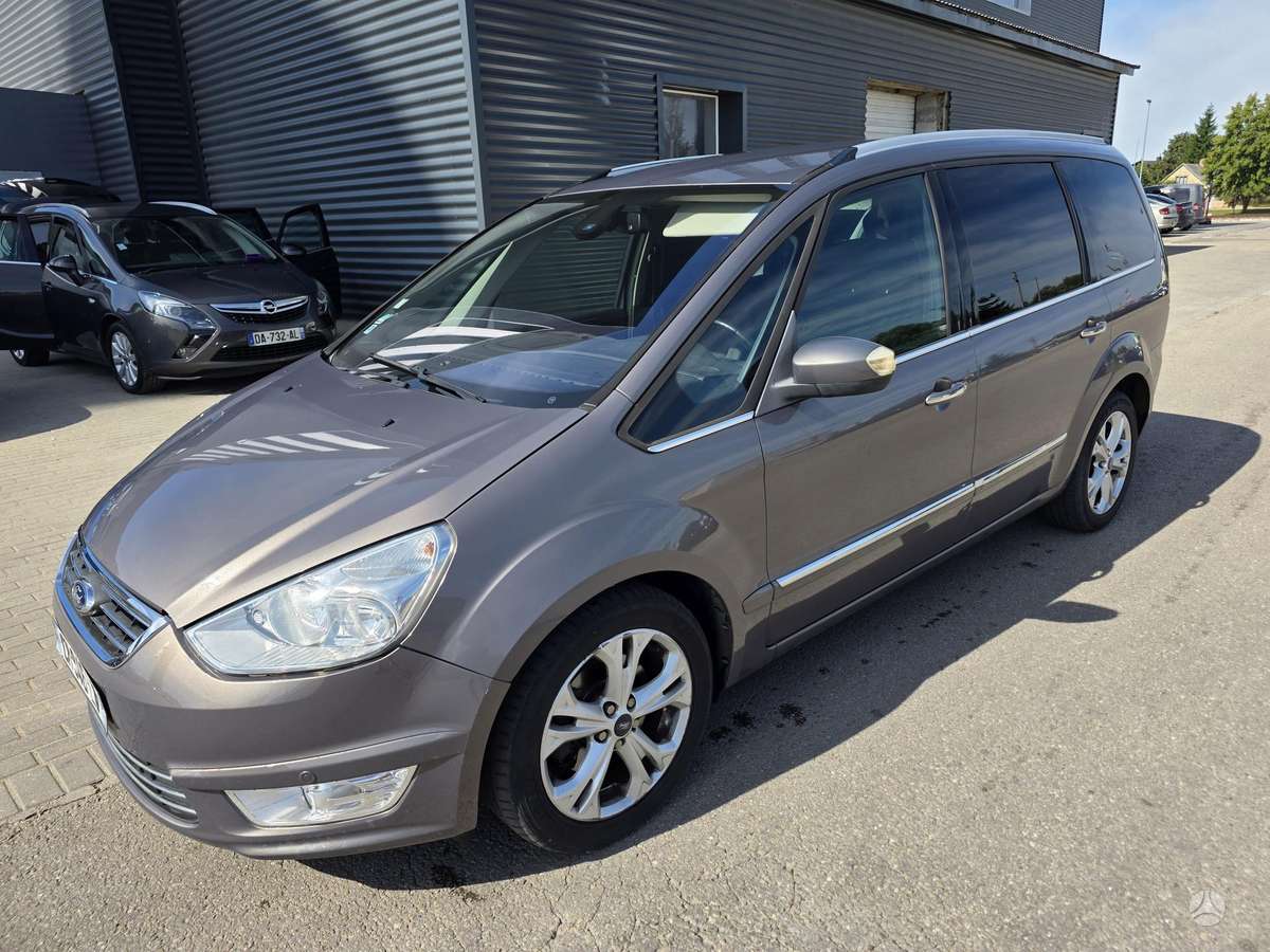 Ford Galaxy 2012 — photo 21