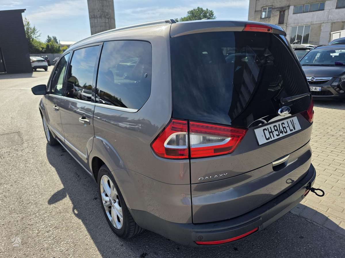 Ford Galaxy 2012 — photo 23