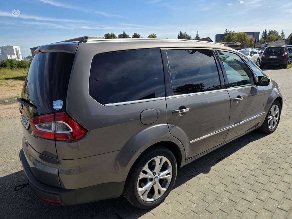 Ford Galaxy 2012 — photo 25