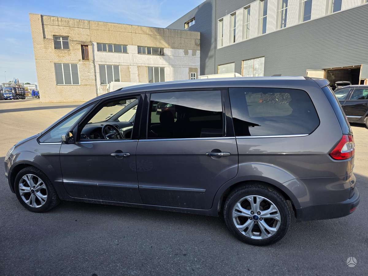Ford Galaxy 2012 — photo 9