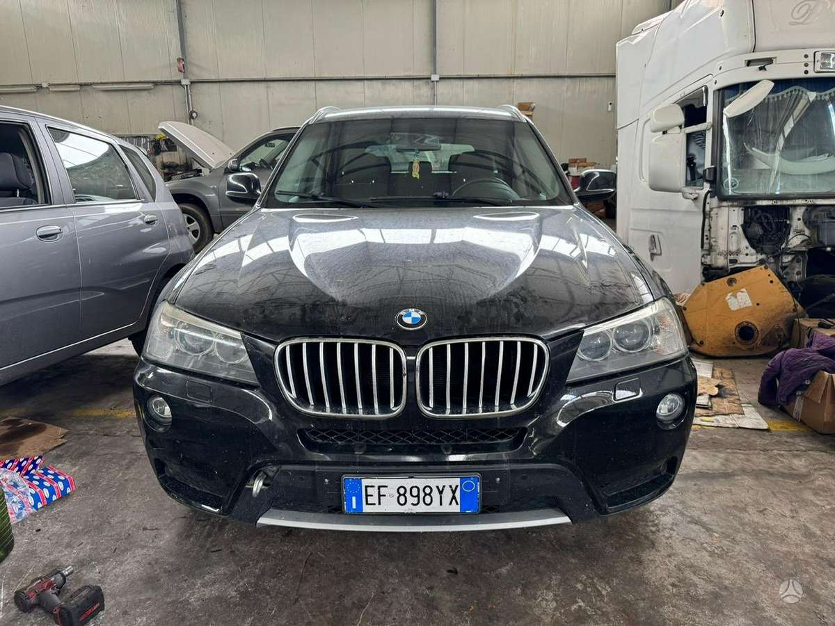 BMW X3 2011 — rear view