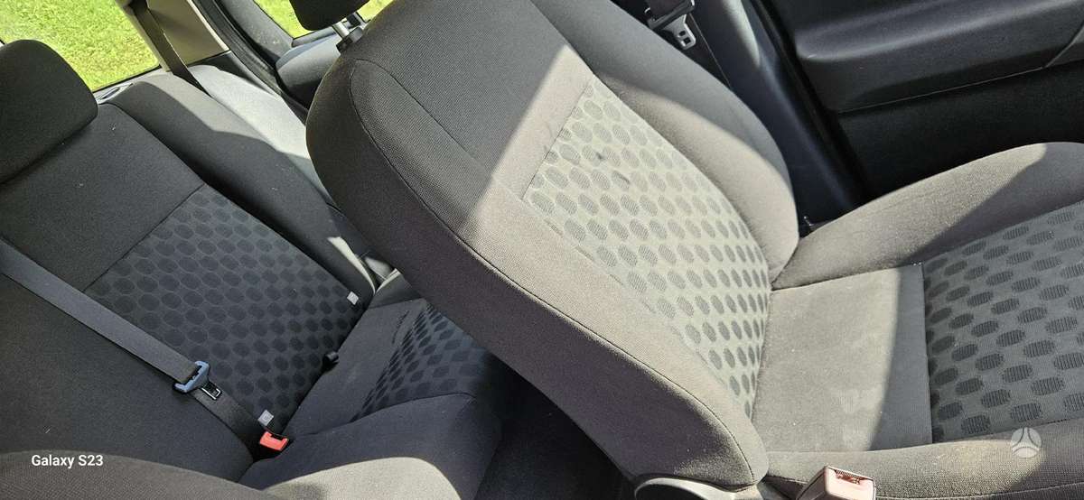 Land Rover 2007 — interior