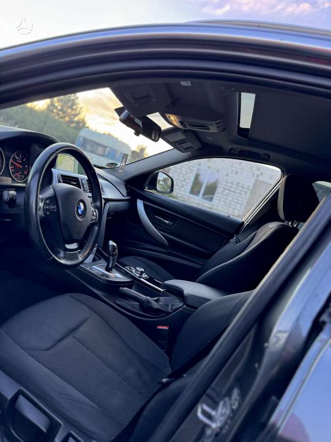 BMW 320 2013 — photo 17
