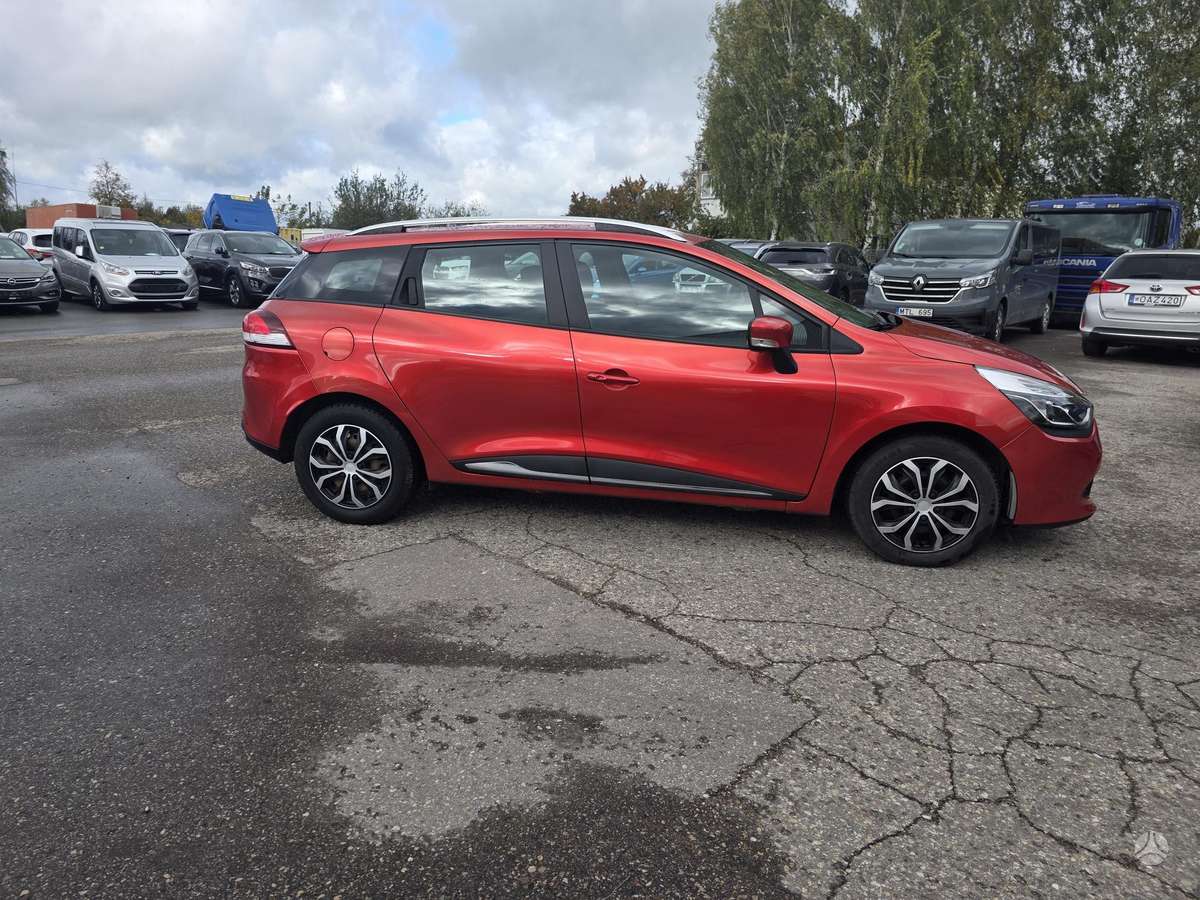 Renault Clio 2015 — rear view