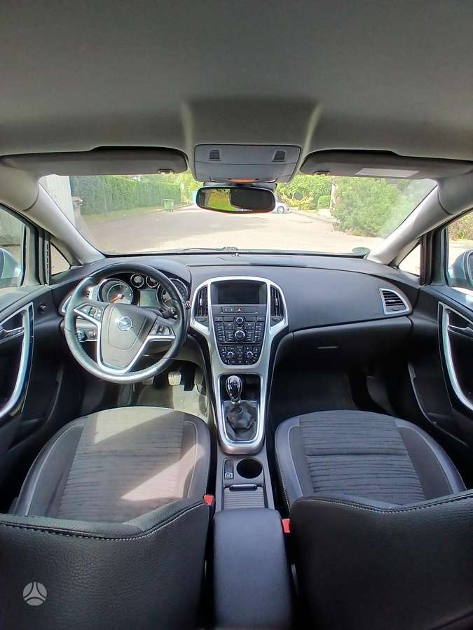 Opel Astra 2014 — photo 5