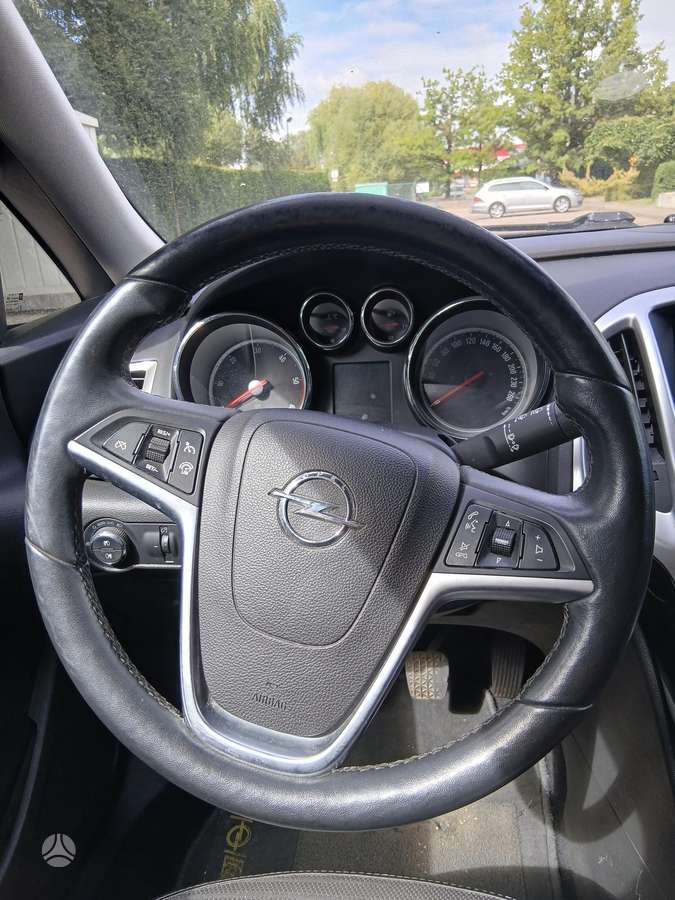 Opel Astra 2014 — photo 6