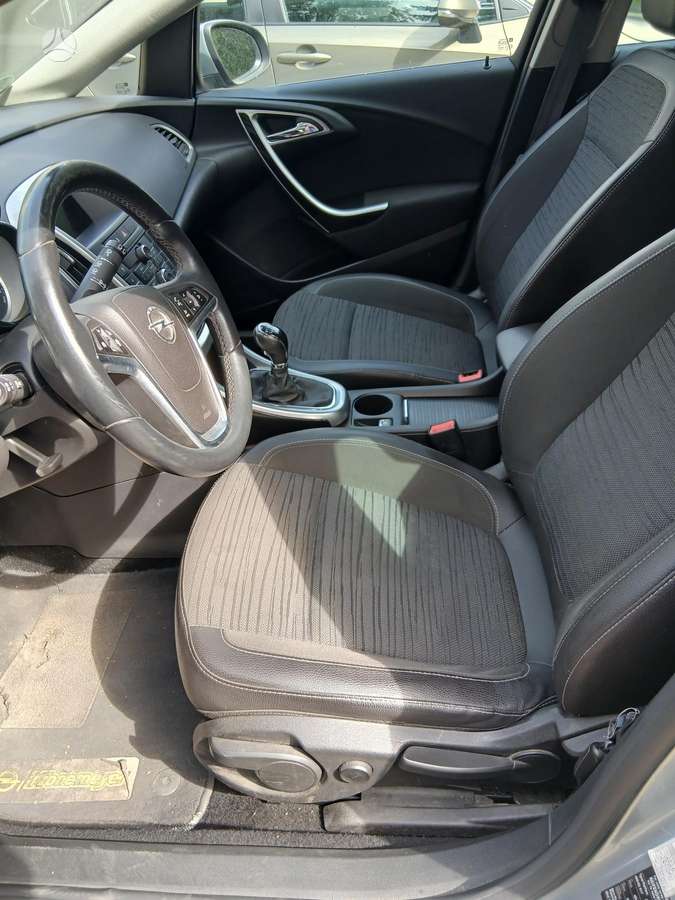 Opel Astra 2014 — photo 7