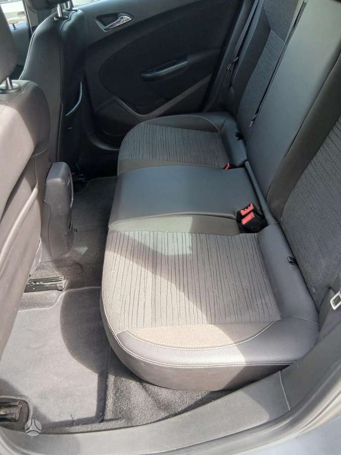 Opel Astra 2014 — photo 8