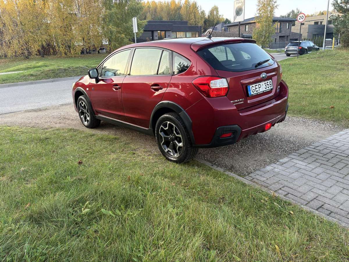 Subaru XV 2012 — rear view