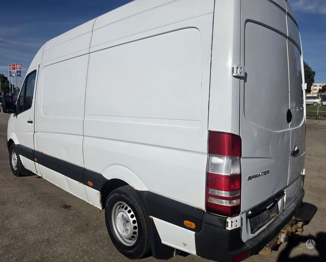 Mercedes-Benz Sprinter 2014 — interior