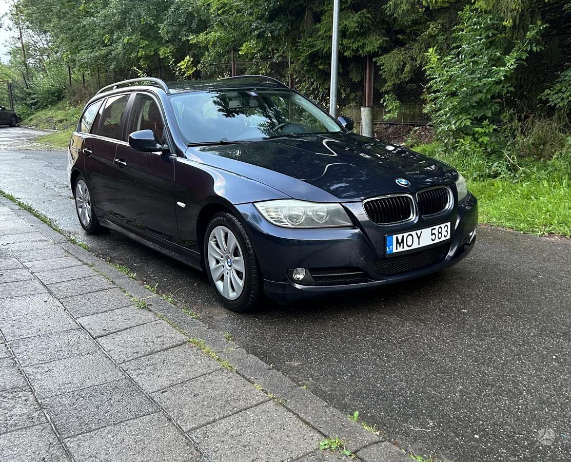 BMW 318, 2009