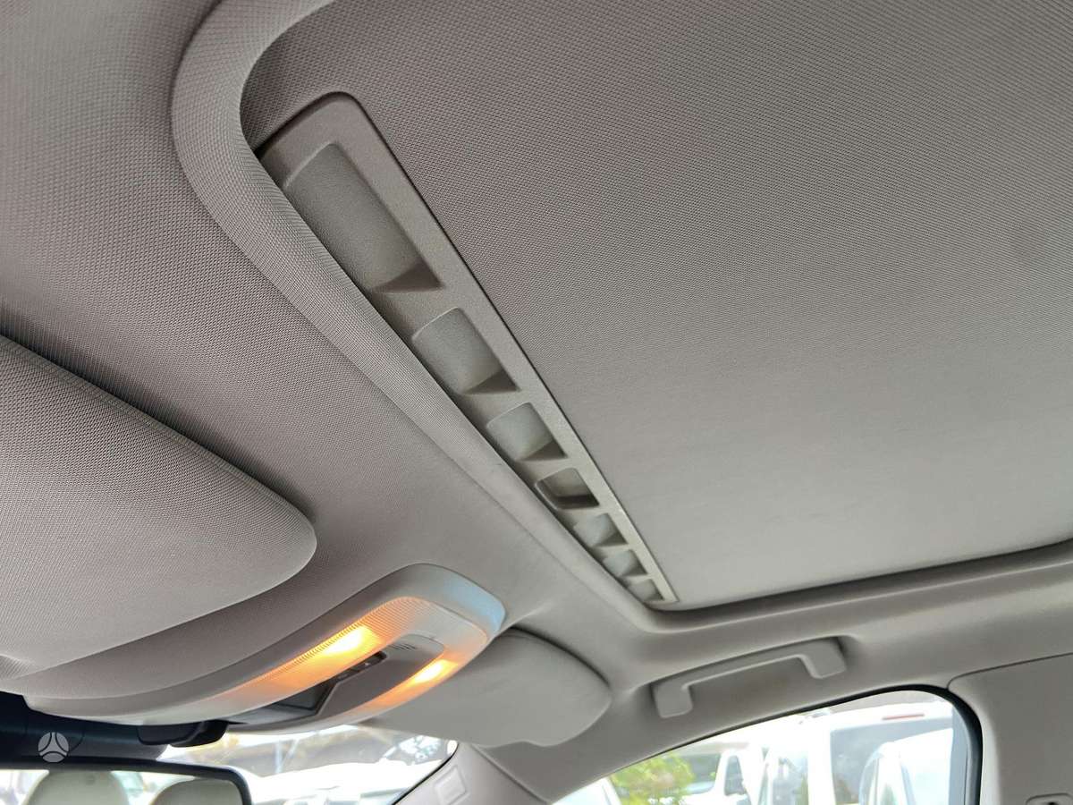 Volvo V70 2012 — photo 19