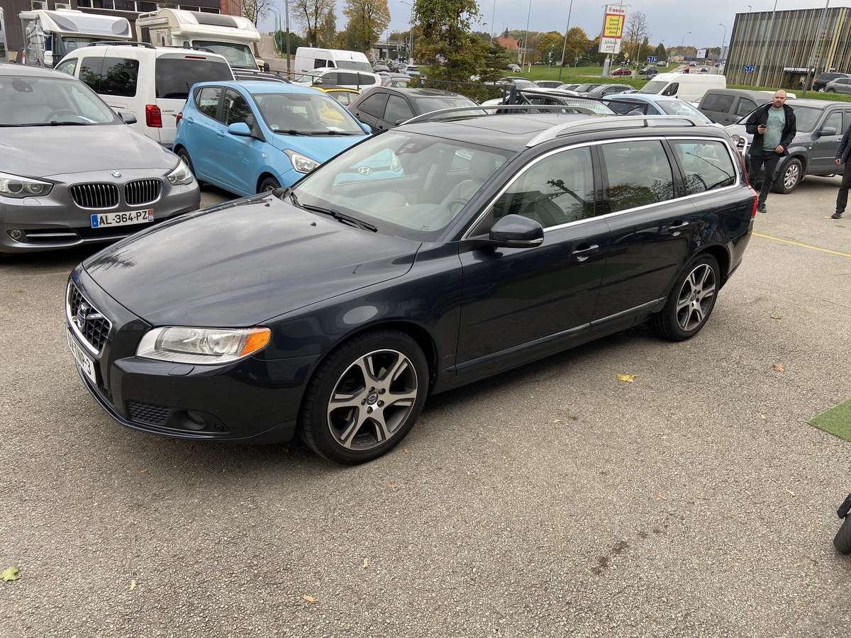 Volvo V70 2012 — photo 8