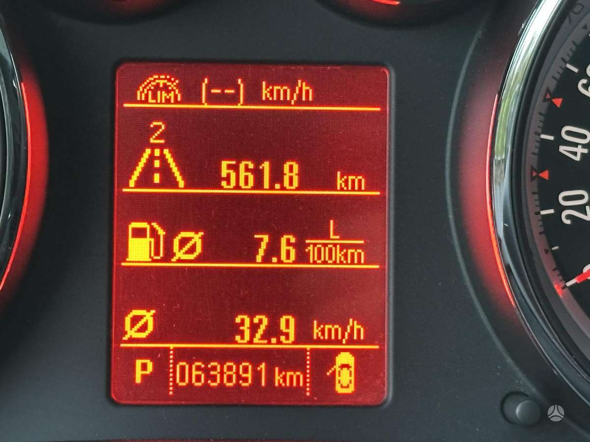 Opel Astra 2015 — photo 12