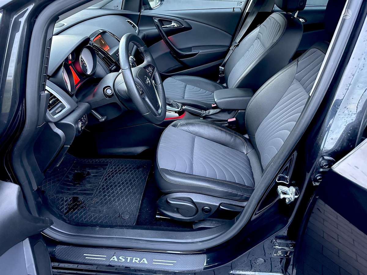 Opel Astra 2015 — photo 14