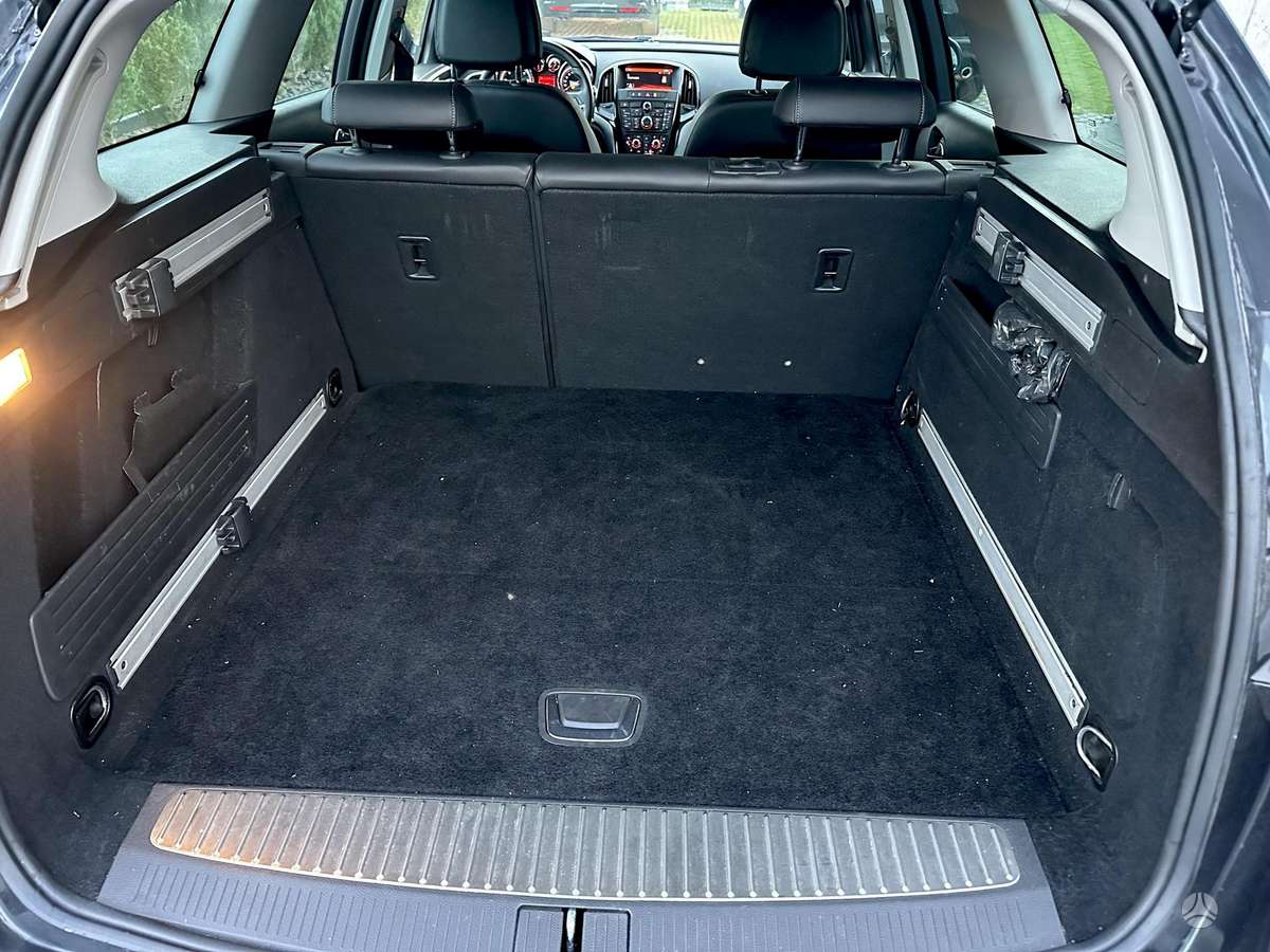 Opel Astra 2015 — photo 15