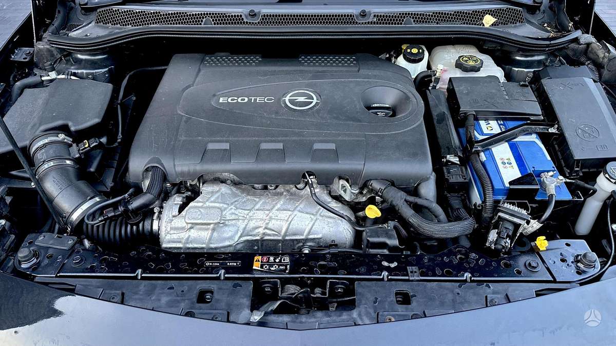Opel Astra 2015 — photo 21