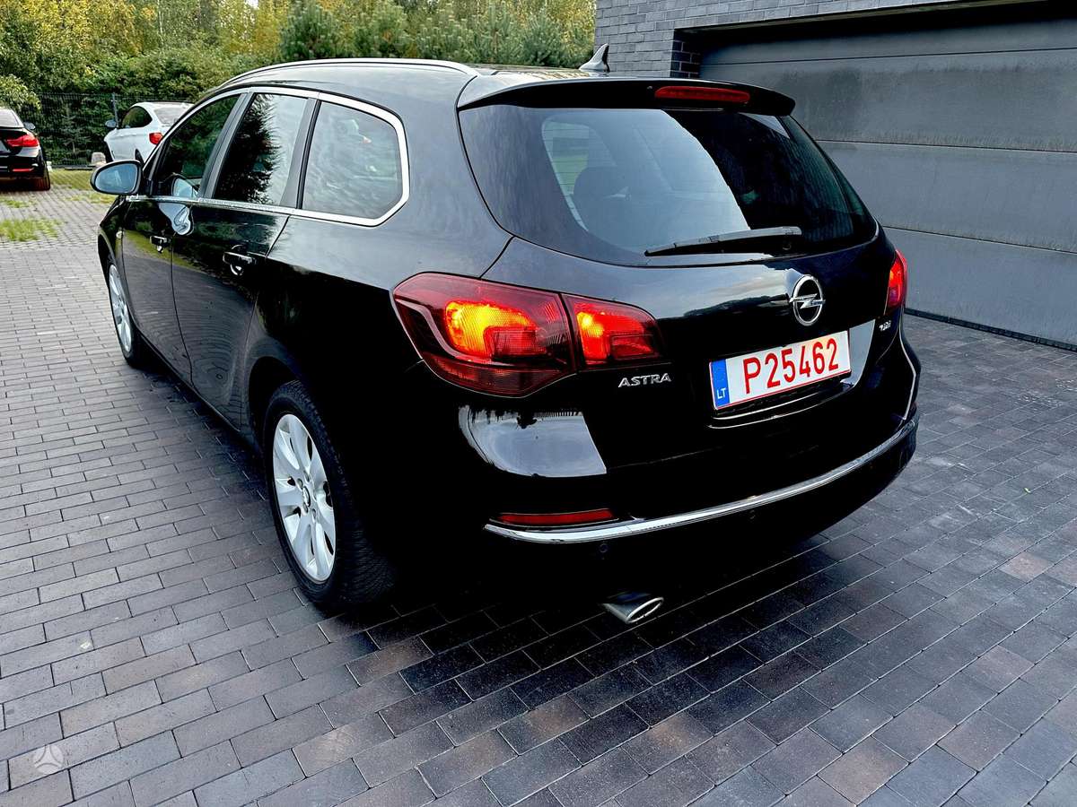 Opel Astra 2015 — engine 1956 cm³, 165 HP (121kW)