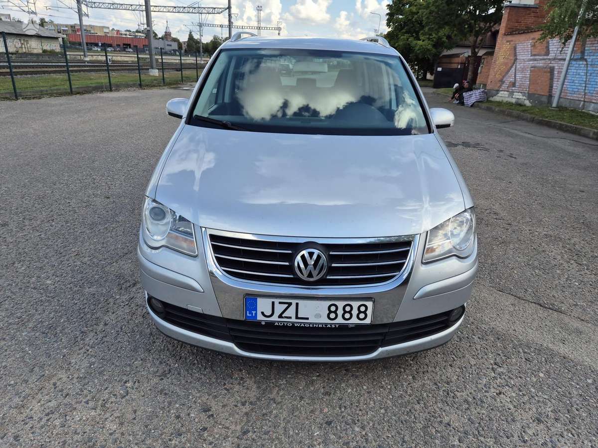 Volkswagen Touran 2007 — rear view