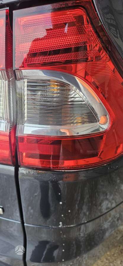 Ford Galaxy 2011 — photo 12