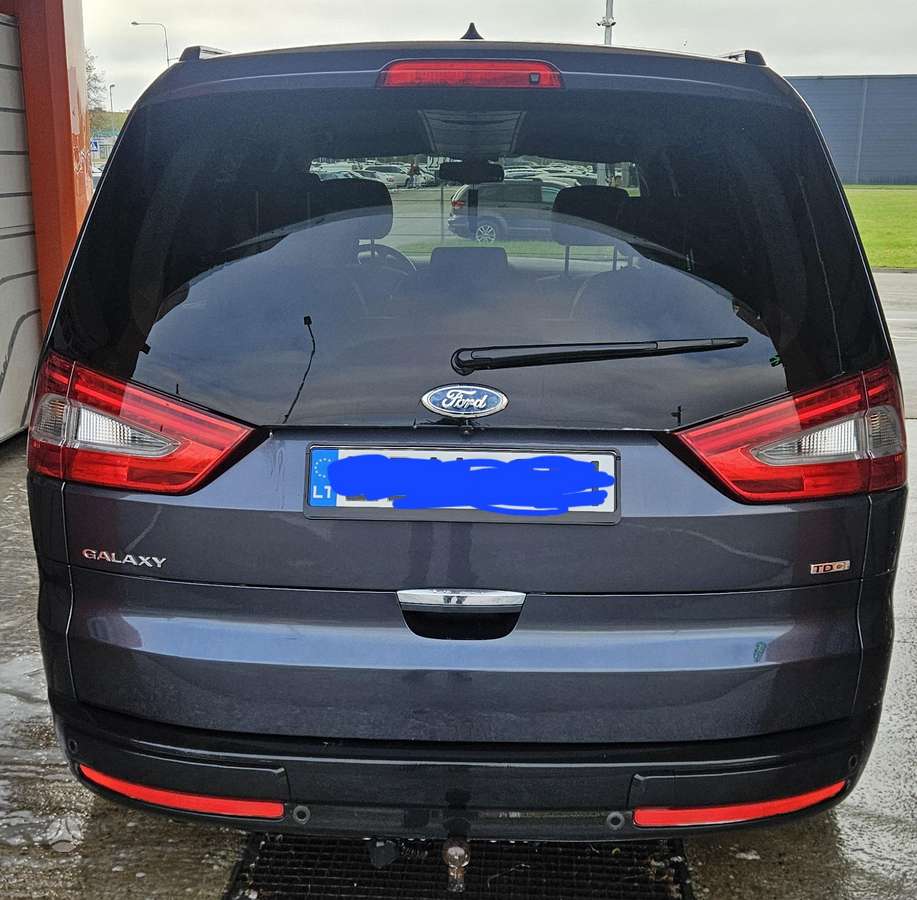 Ford Galaxy 2011 — photo 7