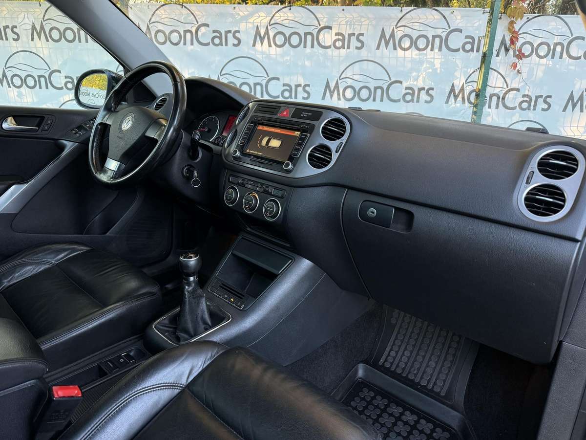 Volkswagen Tiguan 2009 — photo 12