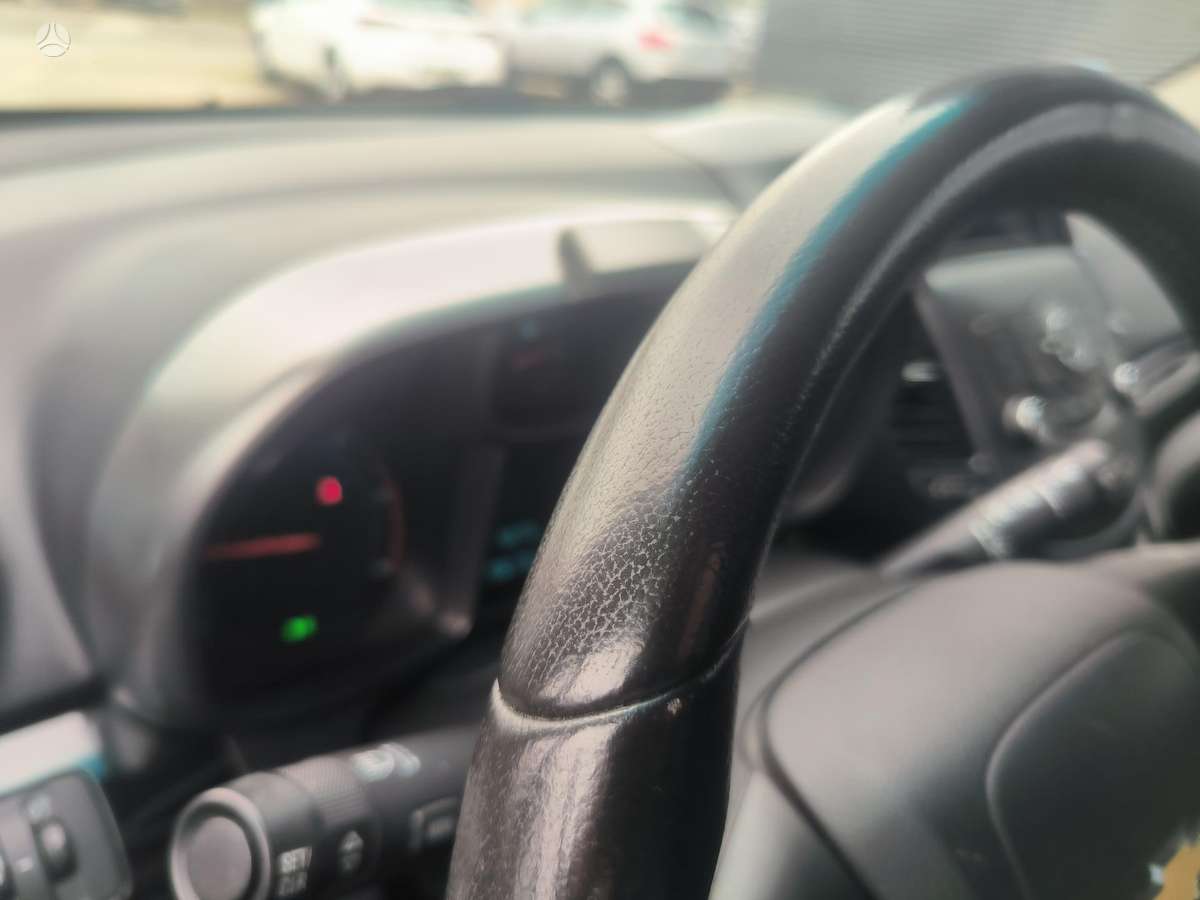 Chevrolet Orlando 2011 — photo 12