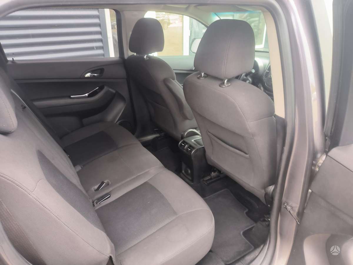 Chevrolet Orlando 2011 — photo 17