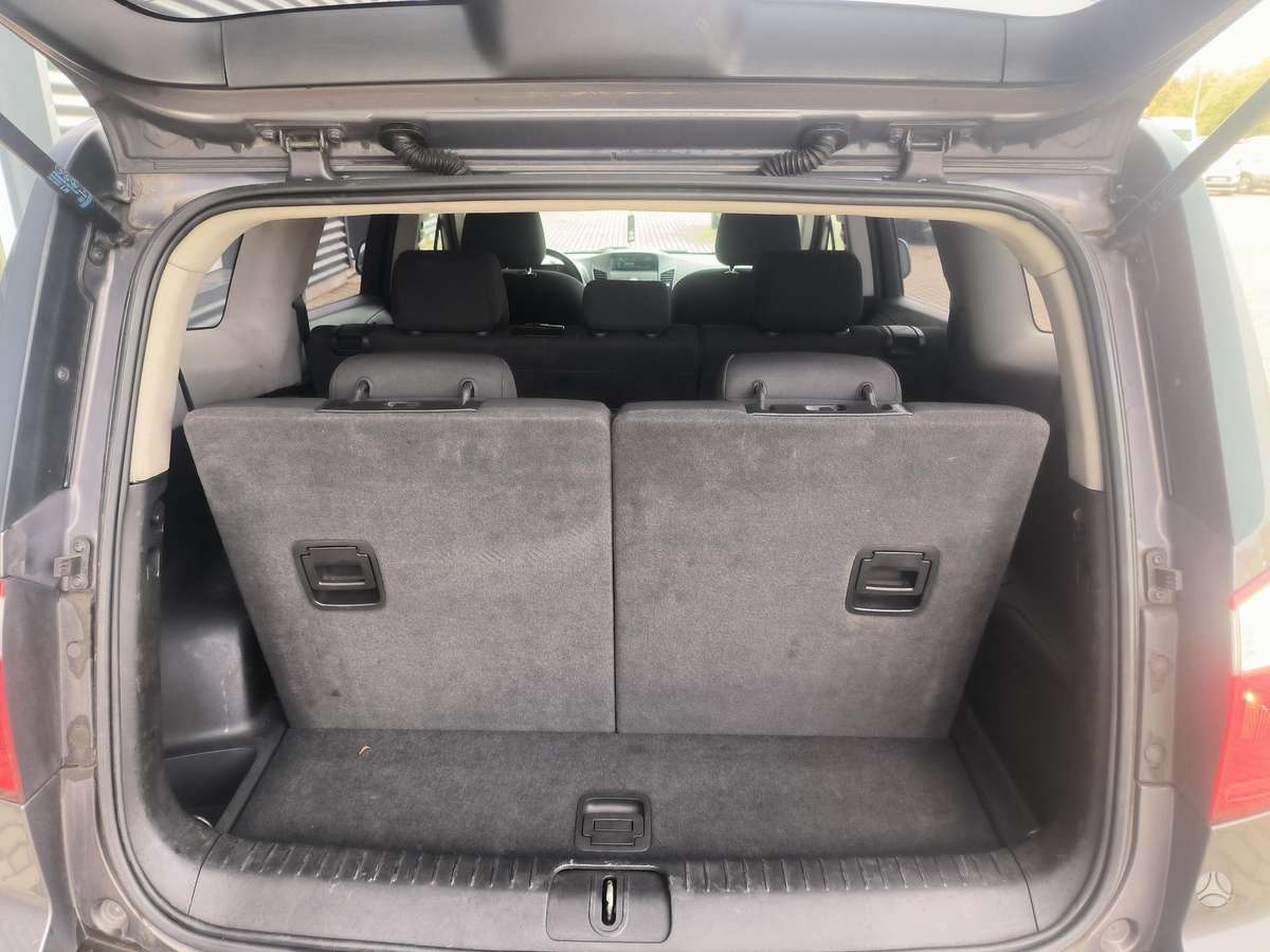 Chevrolet Orlando 2011 — photo 19